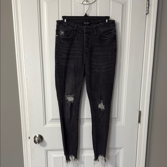 JUDY BLUE - BLACK BUTTON DISTRESSED FLY JEANS - Size 9/29 - Gently Used!! - Picture 4 of 12